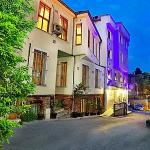 Hotel Divas, Istanboel
